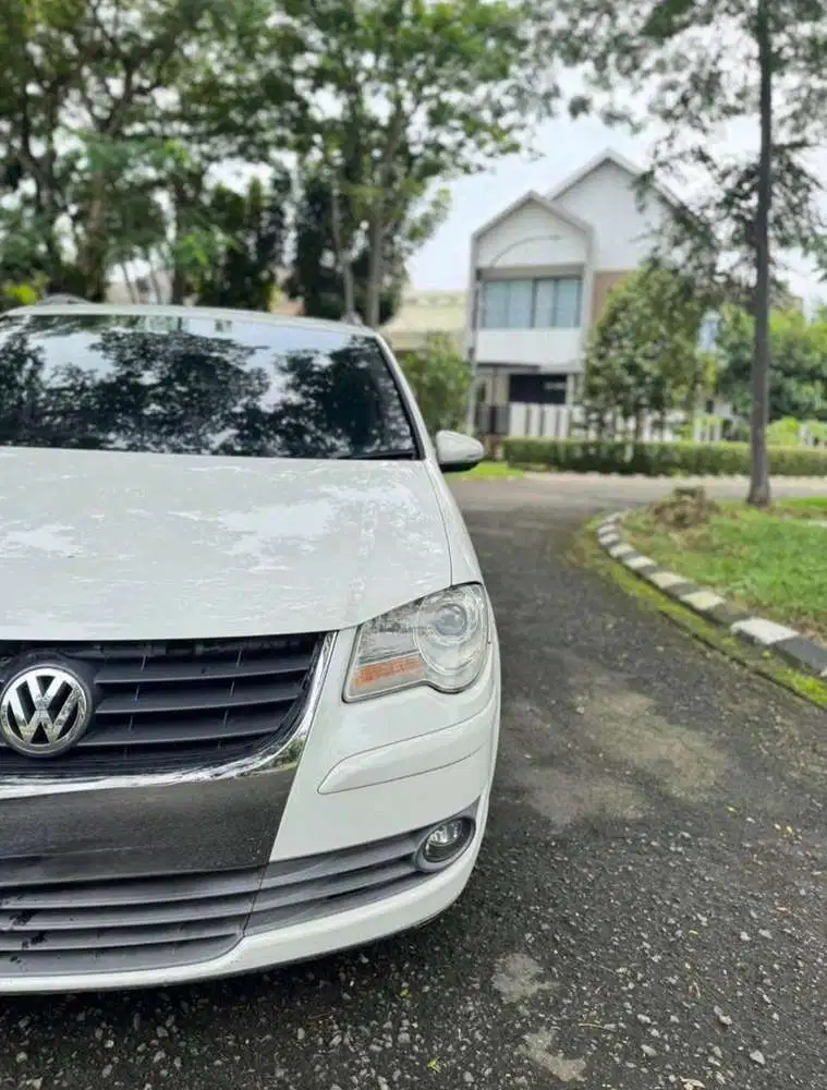 Volkswagen Touran 2010 Bensin