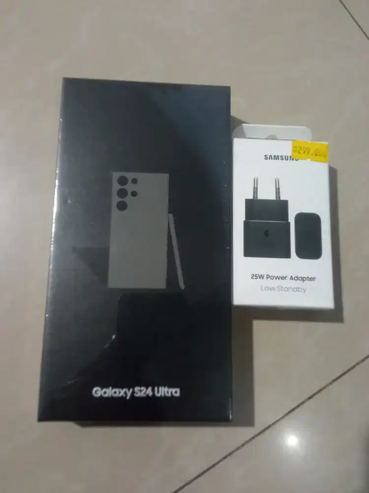 Samsung S24 Ultra 12/256 BNIB