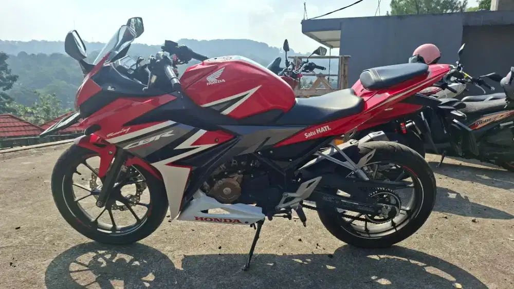 HONDA CBR 2018 MERAH