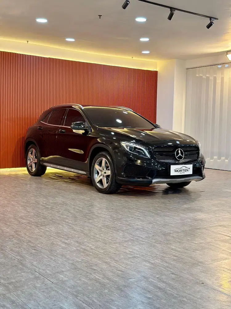 Mercedes Benz GLA 200 AMG Panoramic 2016 Odo 60 Ribu Record Bergaransi