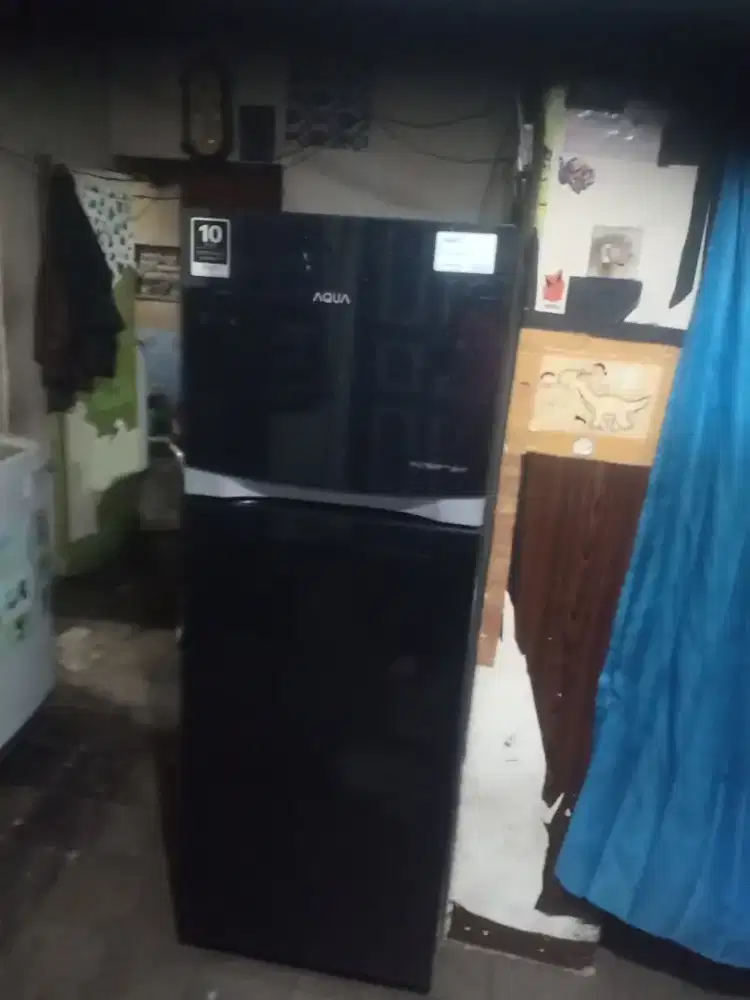 Jual kulkas AQUA INVERTER 2 pintu no frost tanpa bunga es mesin ori,an