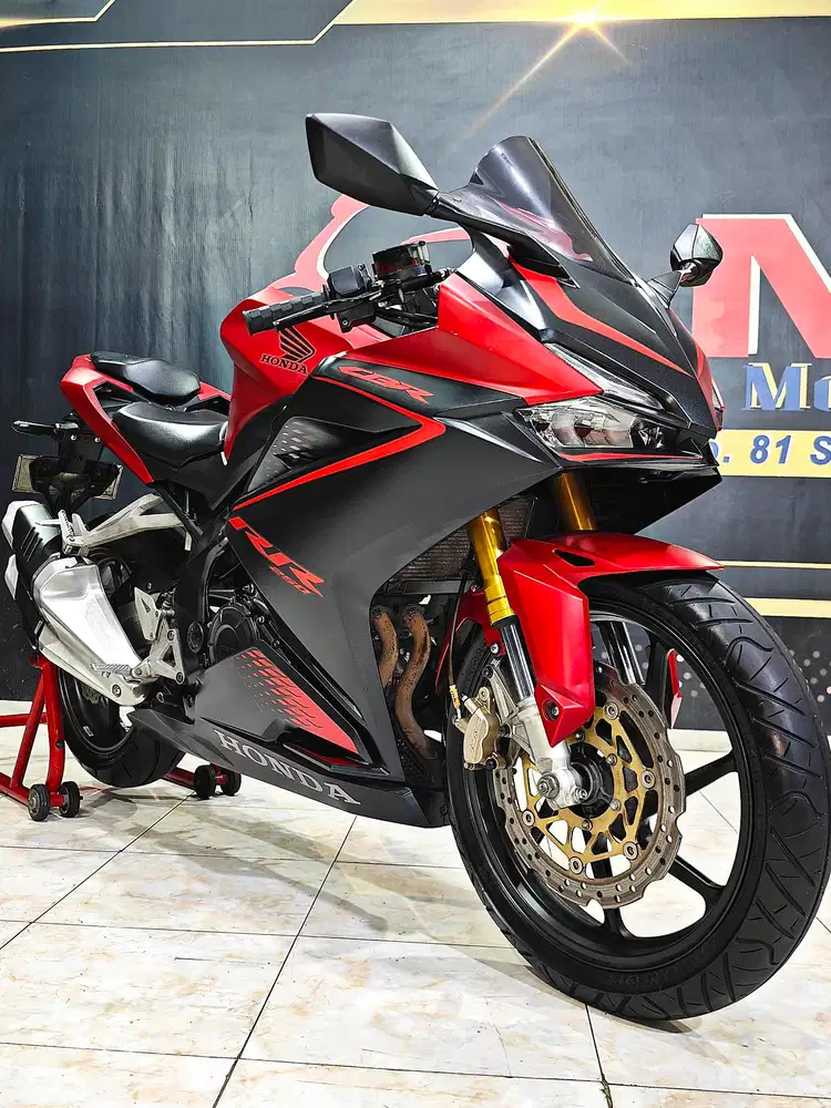 Cbr 250rr th.2022 Bravery Red matte km.18rb top.Anugerah motor rungkut