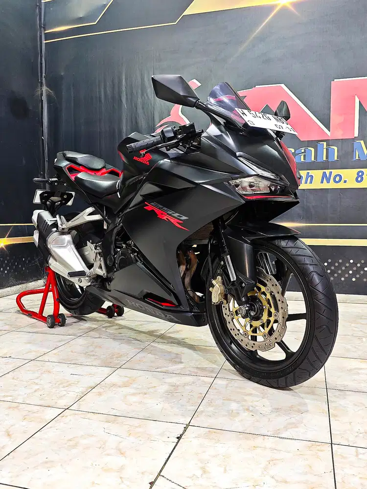 Cbr 250 rr th.2021 Black matte km.8rb mantap.Anugerah motor rungkut