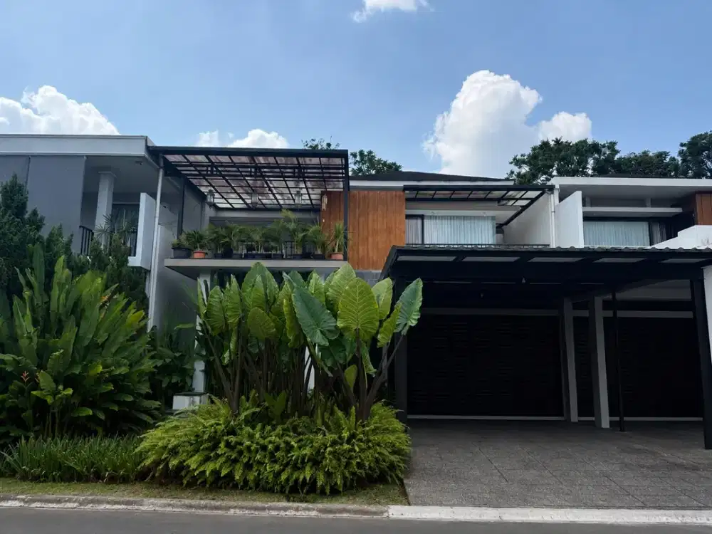 Dijual rumah mewah siap huni nuansa villa yang alami lokasi Orchard Park Palembang
