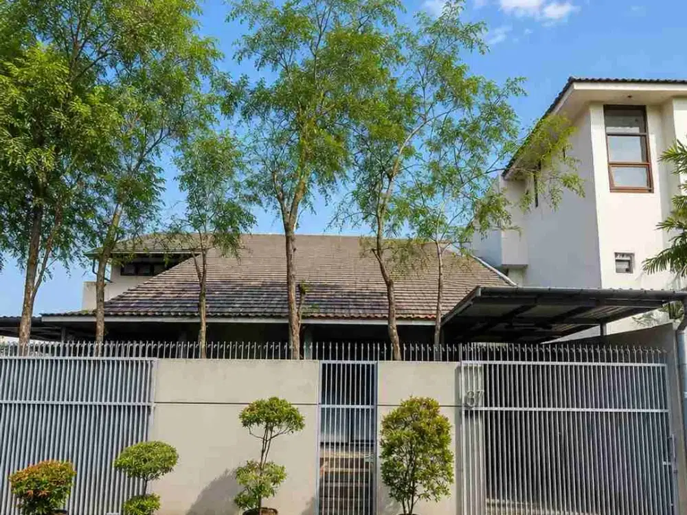 DIJUAL – Rumah 3 Lantai 6+2 KT Bebas Banjir di Kebayoran Lama
