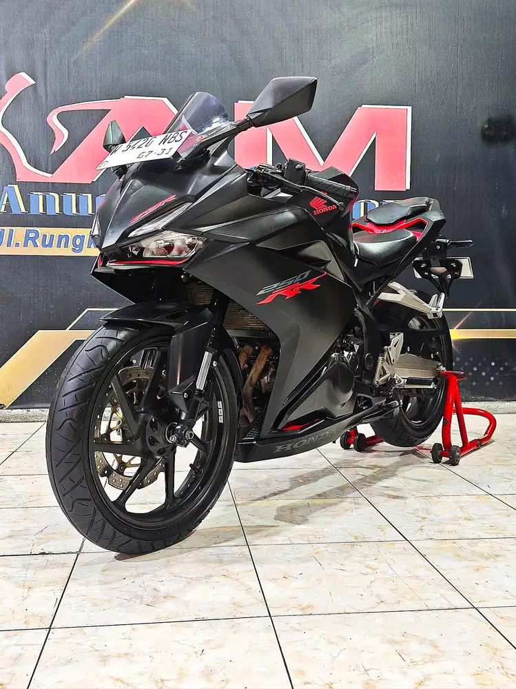 Cbr 250 rr th.2021 Black matte km.8rb mantap.Anugerah motor rungkut