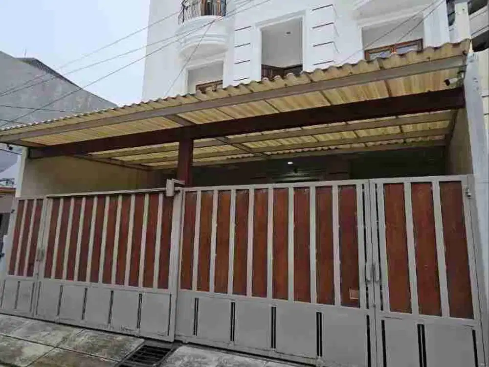 Rumah 2 ½ Lantai di Cipinang Elok Jakarta Timur