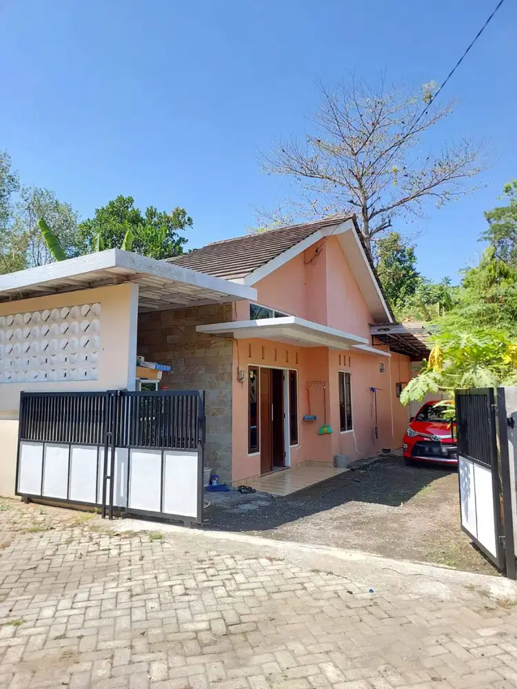 Rumah Asri Halaman Luas dekat Kampus UII Jalan Kaliurang