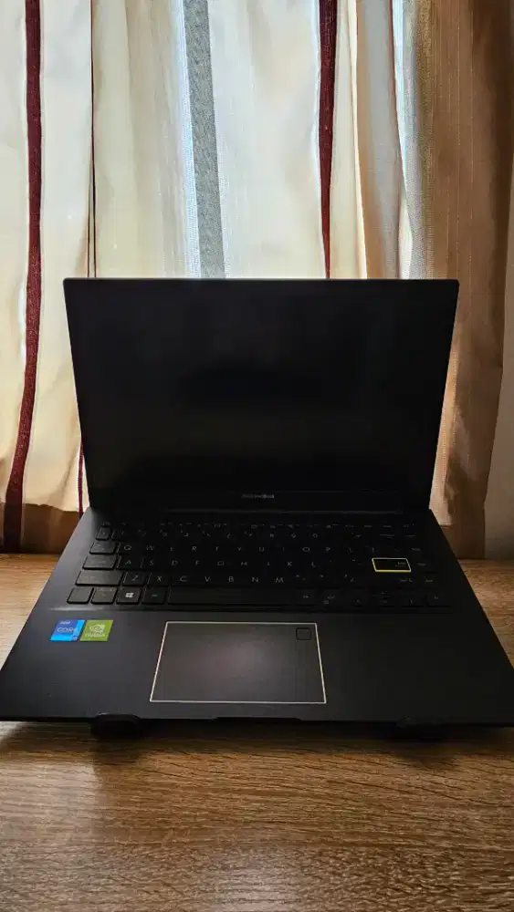 # ASUS VivoBook i7 | RAM 8GB | SSD 512GB | VGA 2GB | Like New