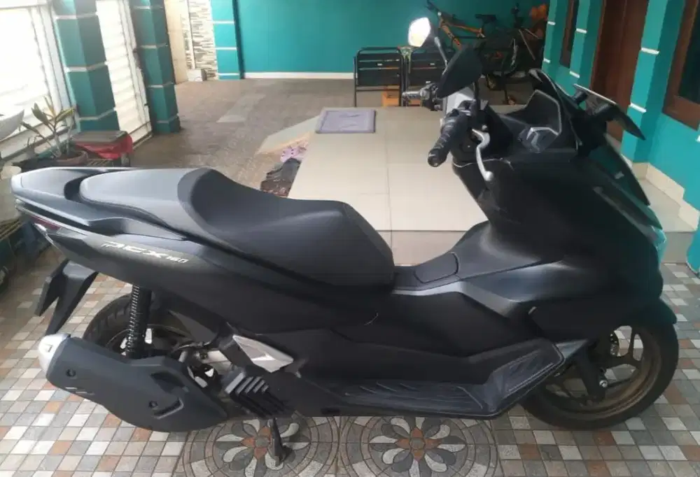 HONDA PCX 160 ABS HITAM DOFF THN 2025