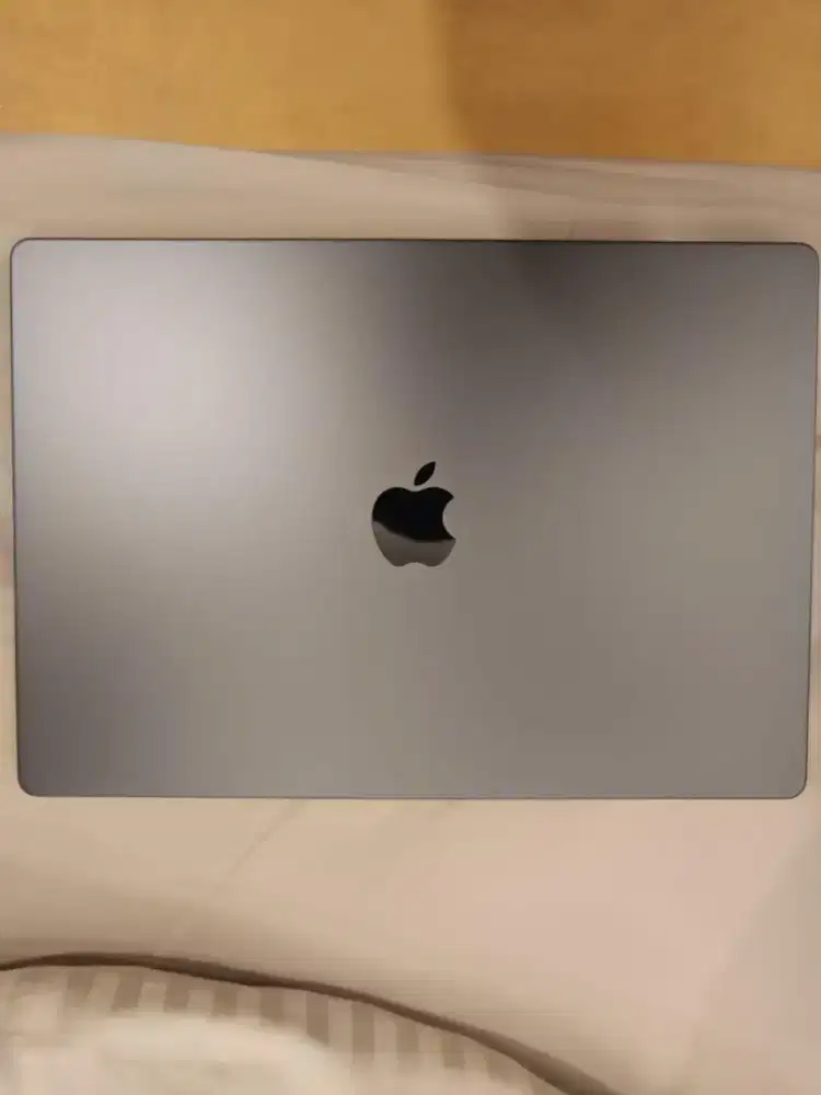 Jual Macbook Pro M4 Max - 16 inch memori 2TB SSD Storage 64GB