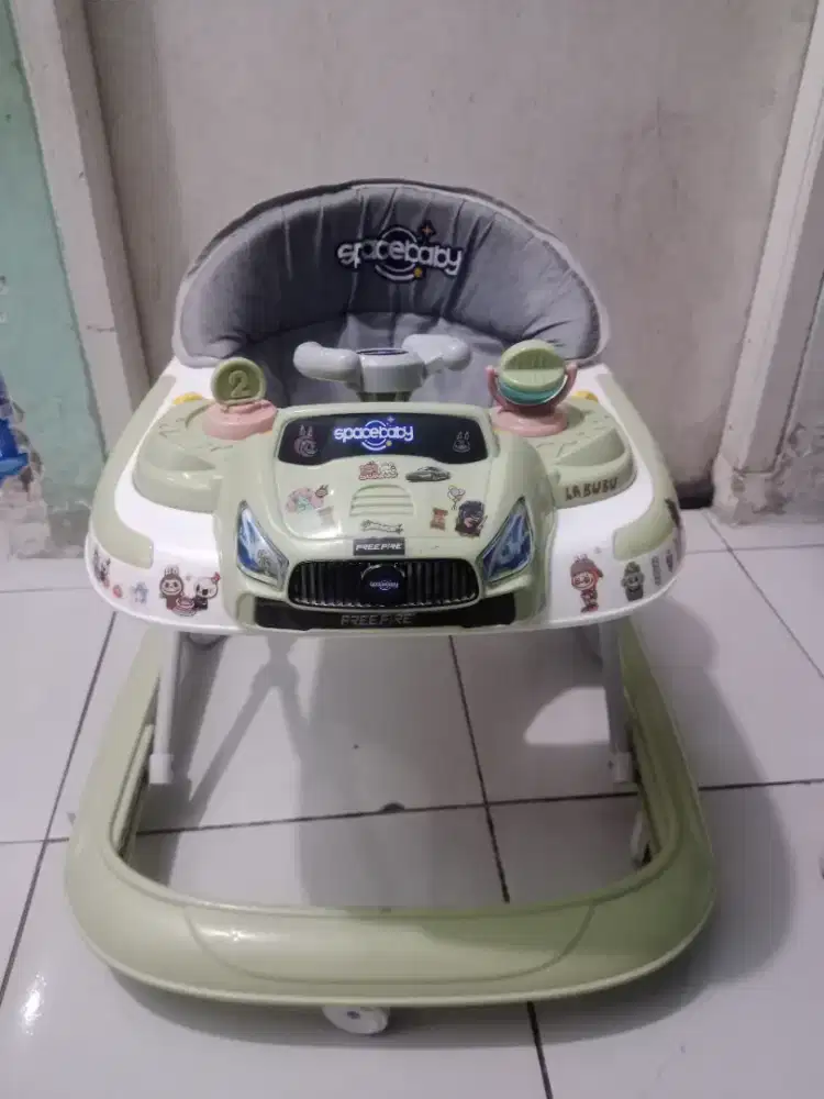 Baby walker spacebaby bekas