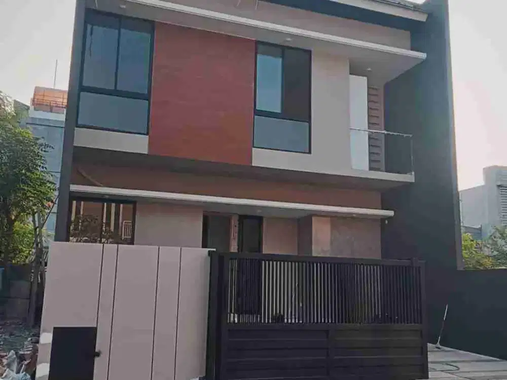 Murah!!Rumah baru Gress Pakuwon City, Layout Lega
