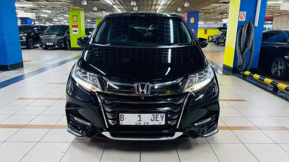 Honda Odyssey 2018 Hitam