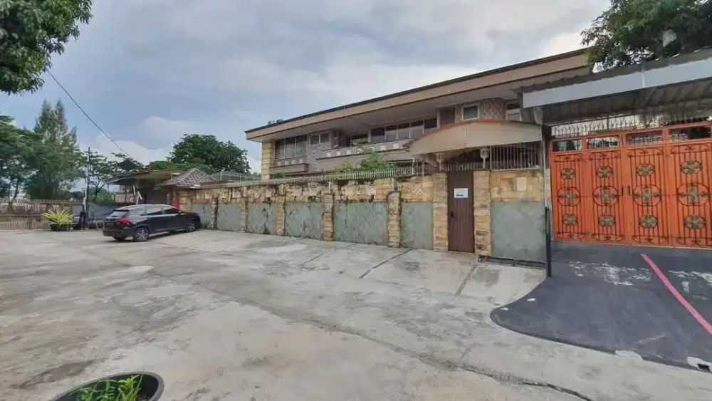 Di jual rumah sunter jalan raya cocok buat usaha hotel dan restaurant
