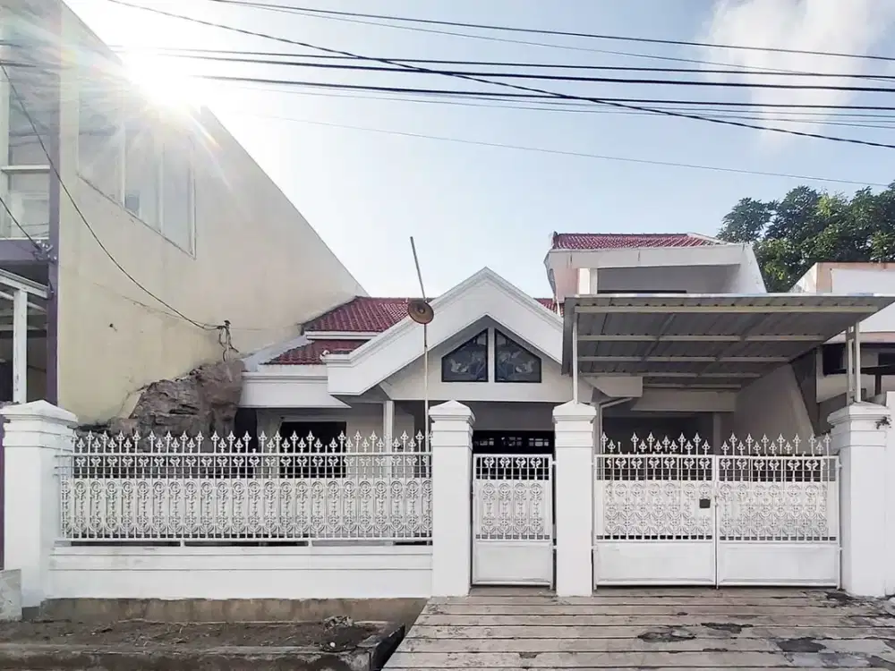 Disewakan Rumah 6 Kamar Gayungsari Timur REV.A989