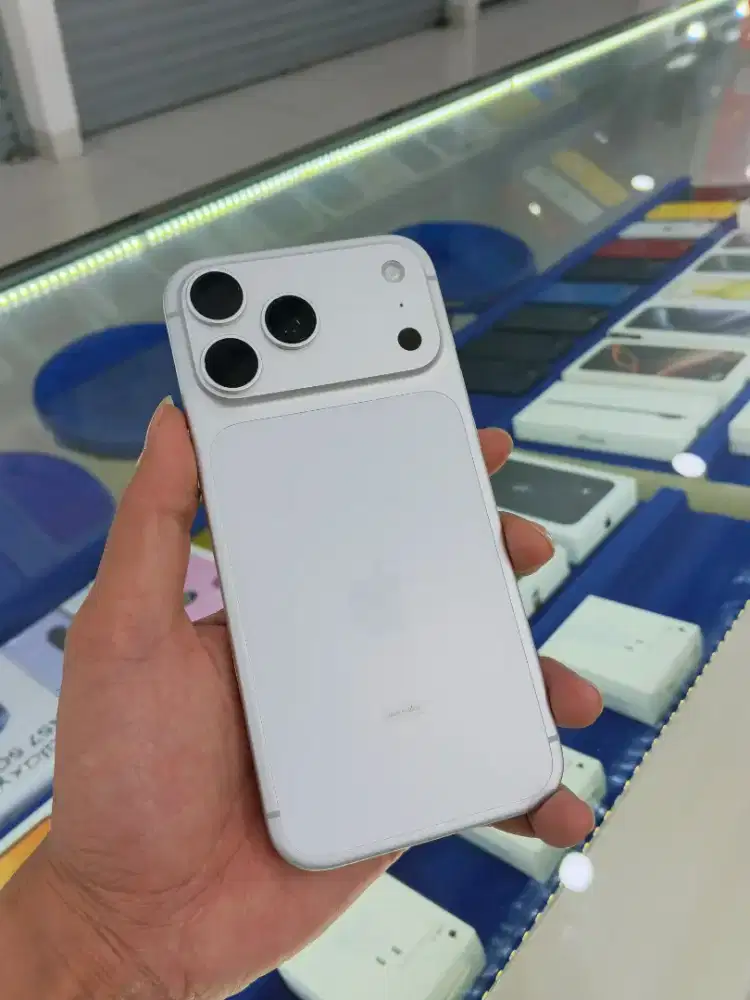 iPhone 17 Promax 256 GB iBox