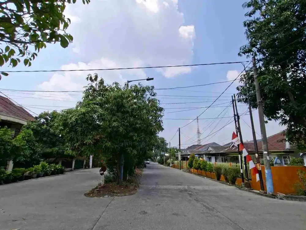 Jual / Sewa Rumah Hoek di Pulogebang Permai Row Jalan 4 mobil