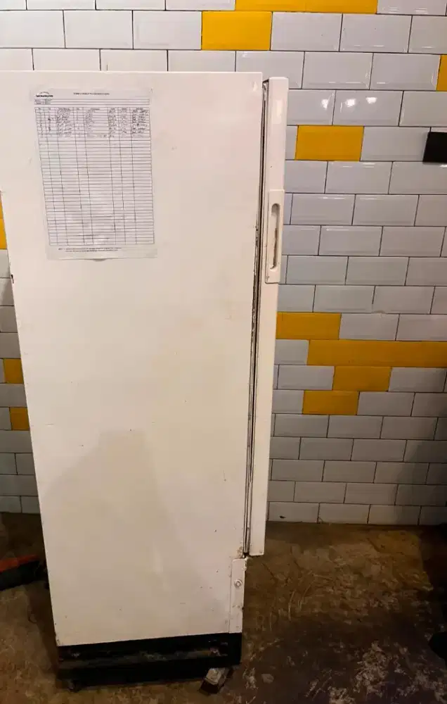 Kulkas chiller display RSA bekas