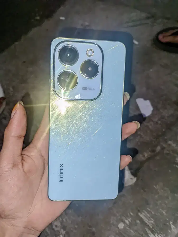 Infinix hot 40 pro 12 (256)