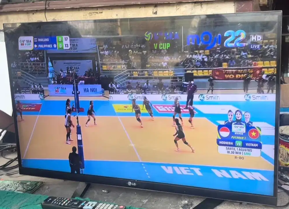 TV LG LED Smart TV 42 inci