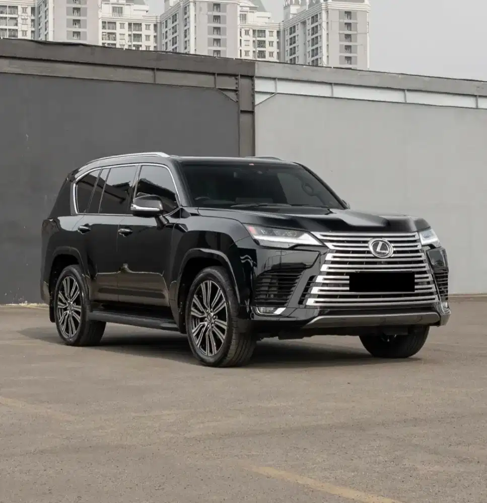 Lexus LX600 7 Seater NIK 2024 Black KM 16rb ATPM Perfect Condition.