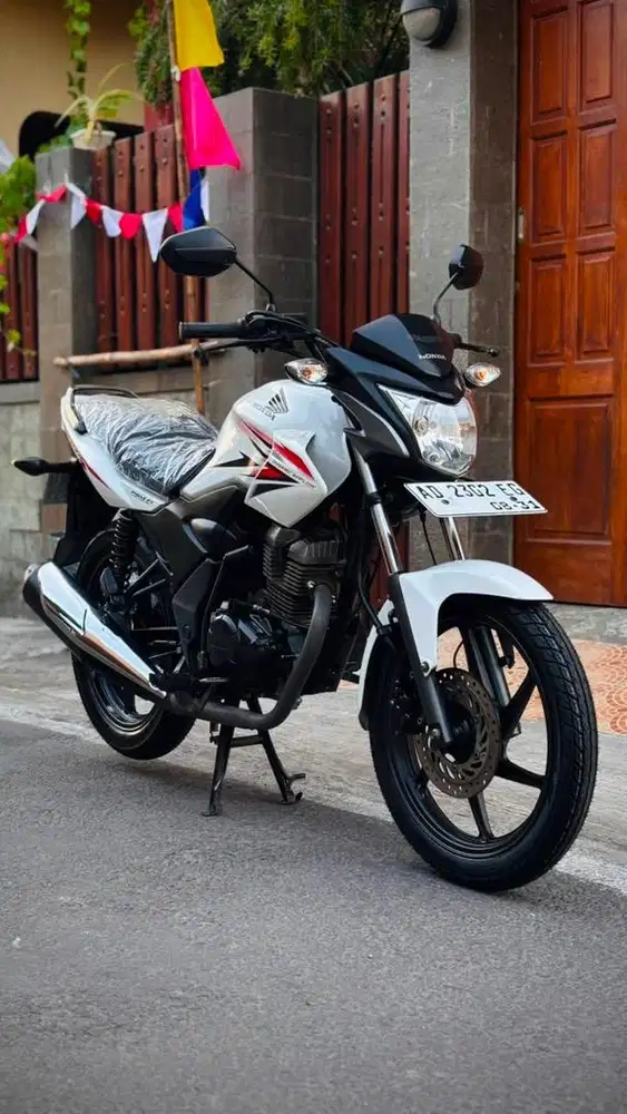 HONDA VERZA 150 ALBINO PAJAK BAN BARU SEMUA