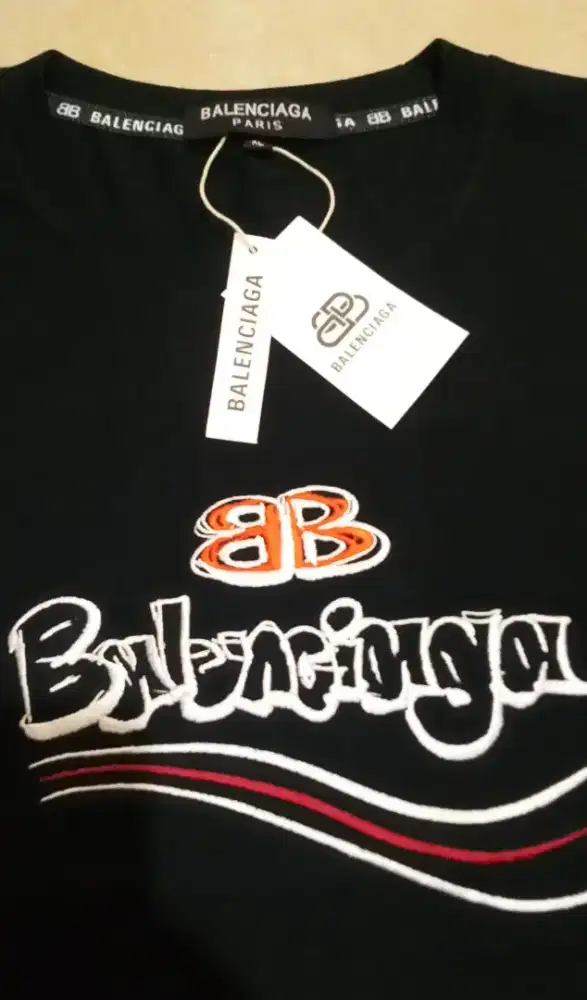 Kaos Balenciaga size XL