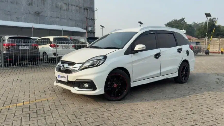Garansi 1 Th - Honda Mobilio 1.5 RS Bensin-AT 2015 Putih