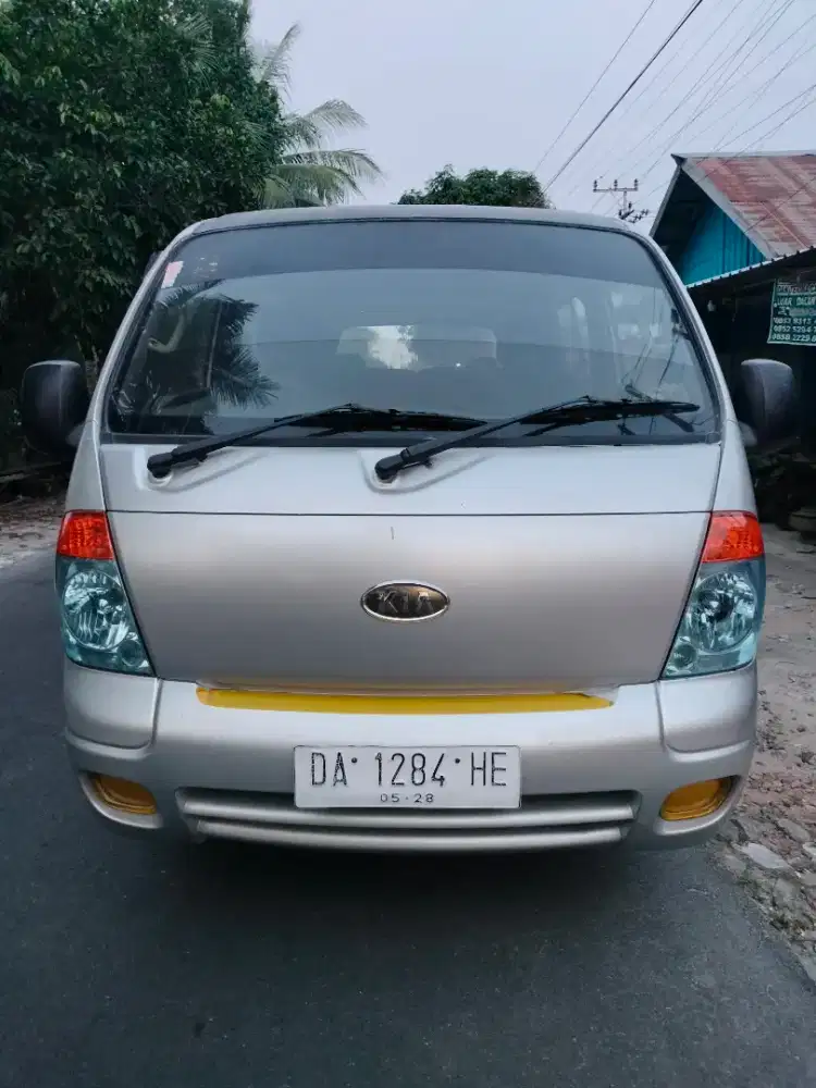 Bus Mini Kia Travello Tahun 2008 Akhir