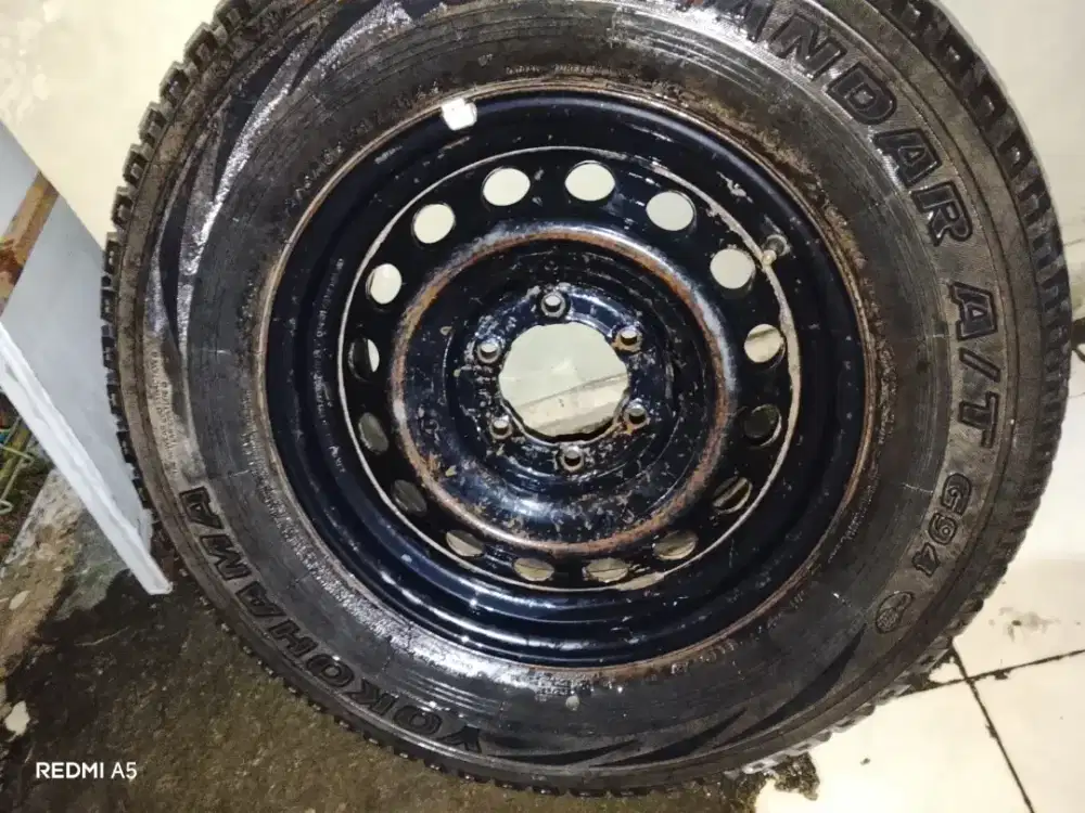 Velg dan ban serep hilux ring 17