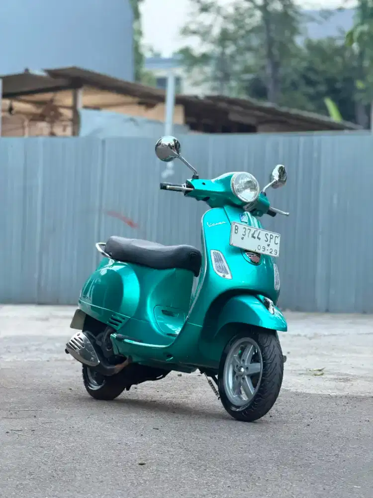 DIJUAL PIAGGIO VESPA LX 150 3V THN 2013 PERRECT CONDITION
