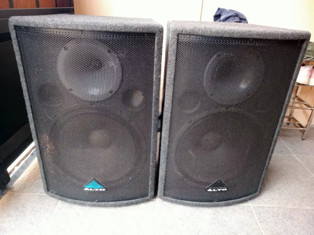 Speaker Pasif 15 inc Tweter Alto seri ELVIS 15