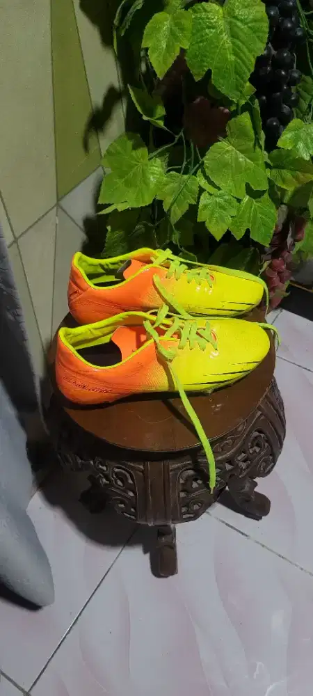 Sepatu Bola, 38/39