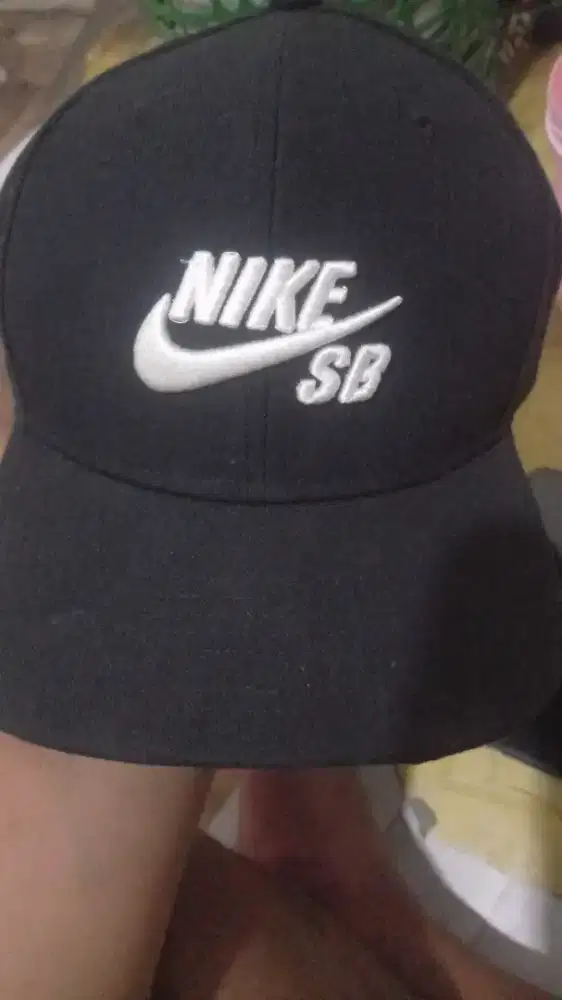 Topi nike sb hitam