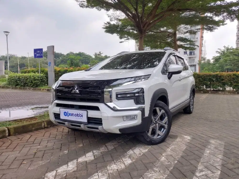 TDP 1 JUTA Mitsubishi Xpander 1.5 Cross Premium Package AT 2023 Putih