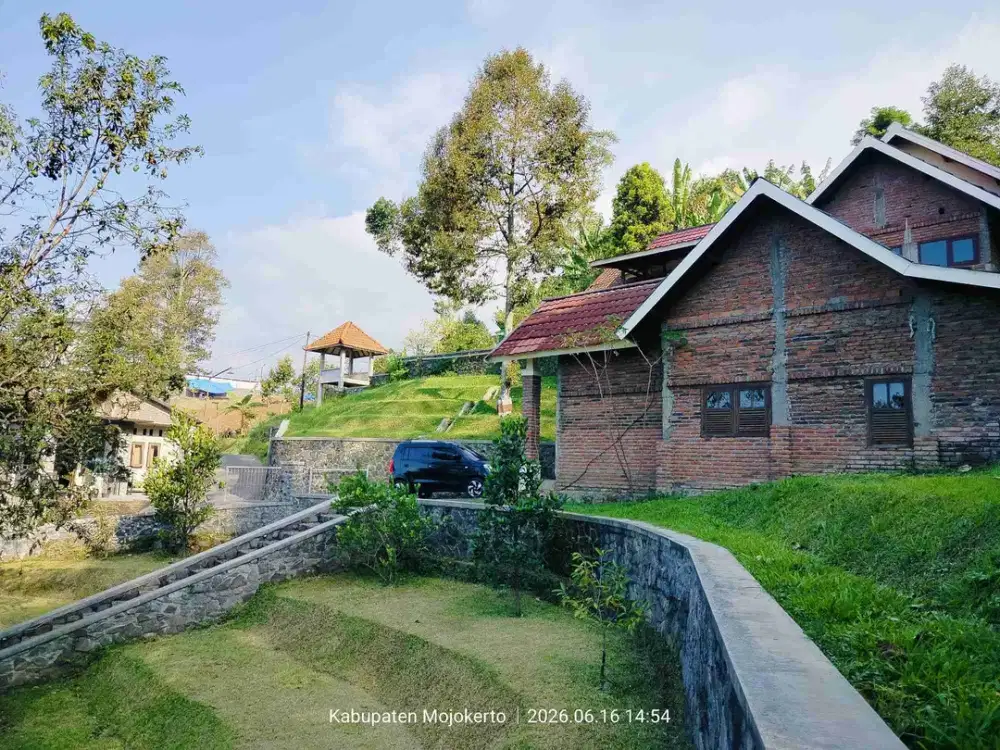 DIJUAL VILLA DEKAT ALUN-ALUN TRAWAS