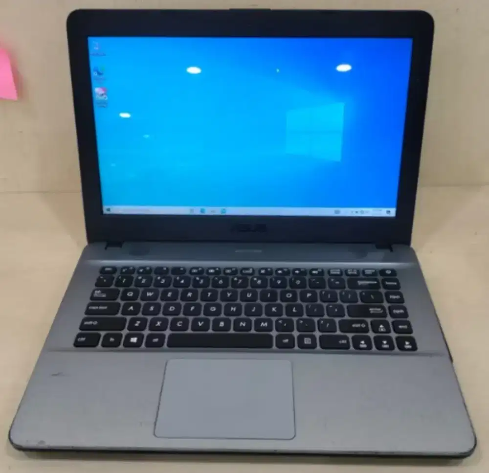 Laptop Asus dobel VGA Nvidia+SSD 256