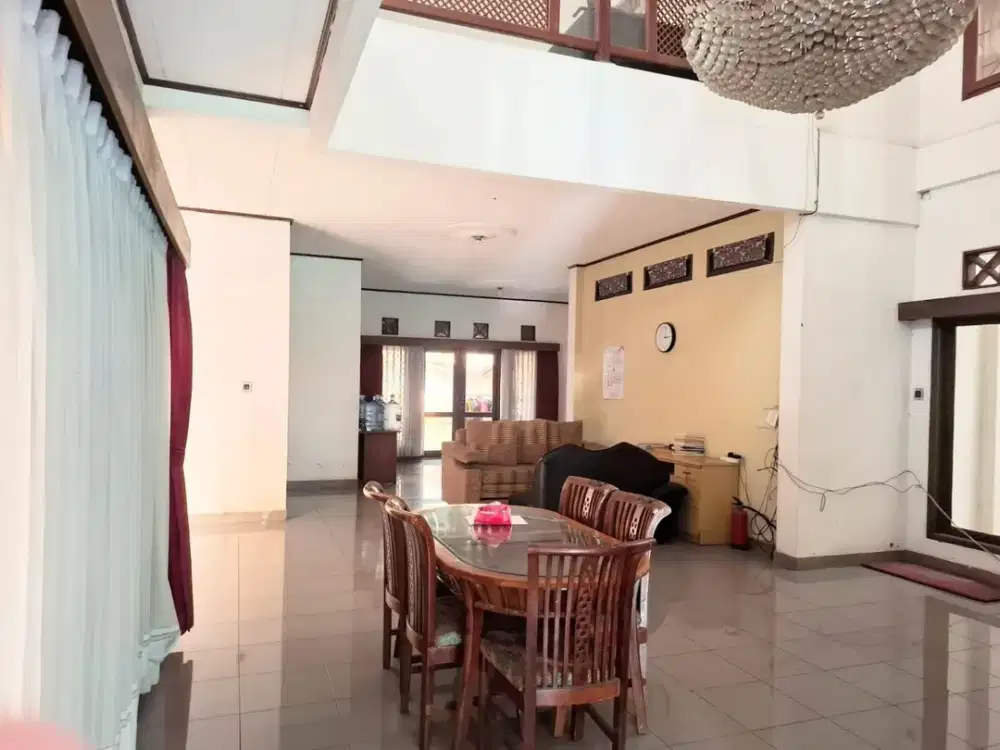 Rumah 3 Lantai di Sayap Surya Sumantri Bandung Utara
