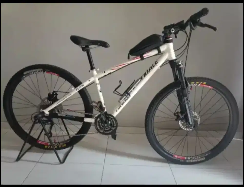 Sepeda MTB Canondale