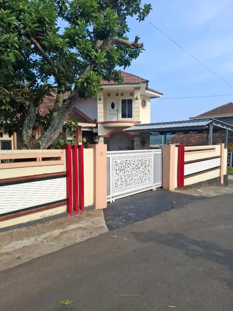 RUMAH MEWAH ASRI NYAMAN JAUH DARI BANJIR