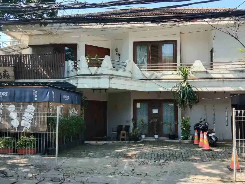 Disewakan Rumah Luas , lokasi strategis dan sangat cocok untuk tempat tinggal dan usaha di jl pelita - Cipete - jaksel
