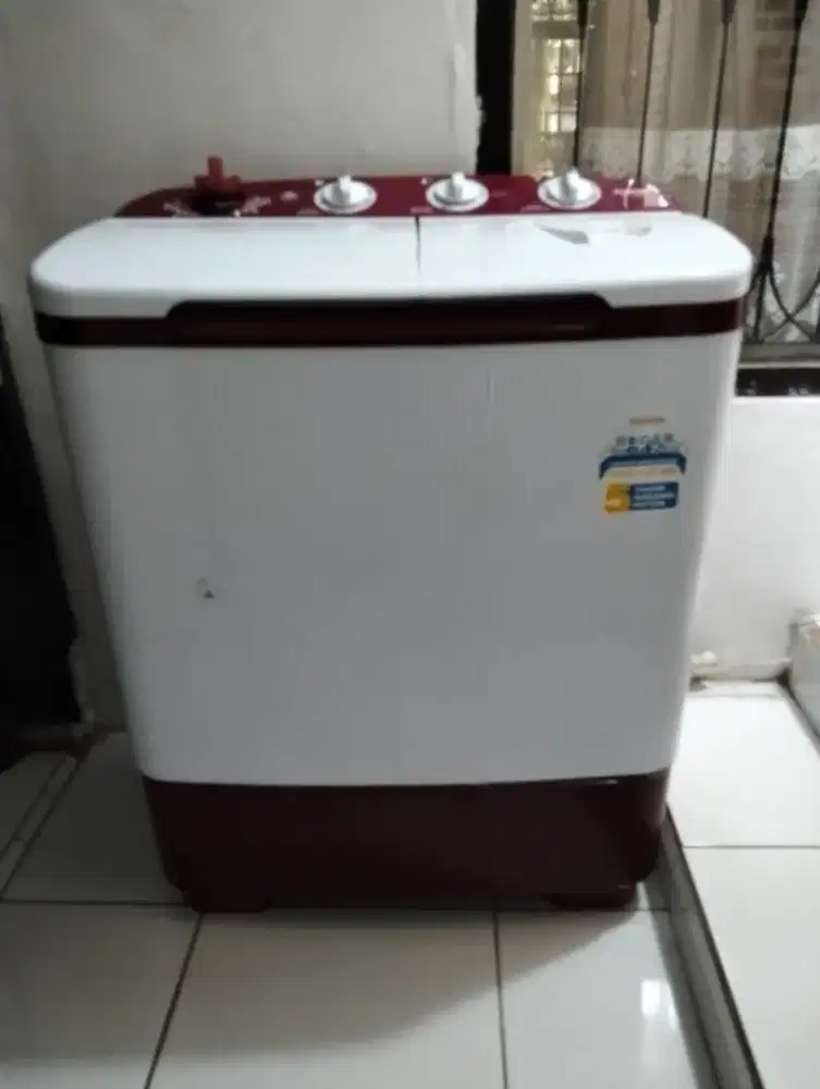 Mesin cuci 2 tabung Sanken