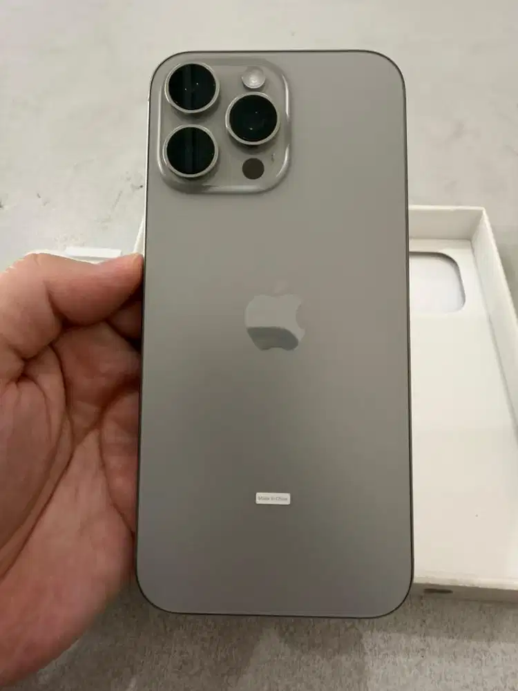 Iphone 16 pro max 1tb ibox baru pake sebulan