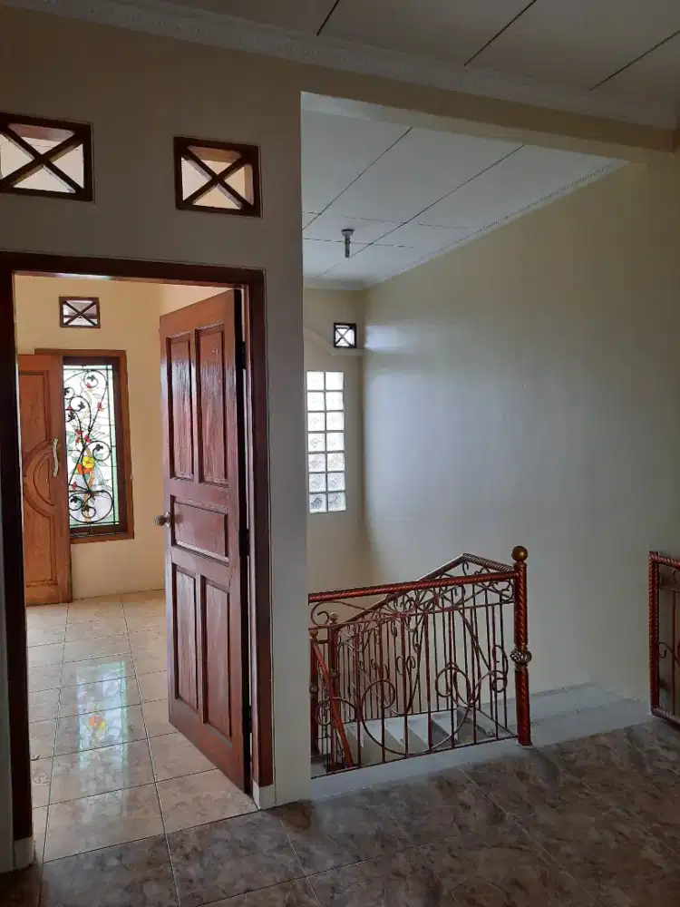 Disewakan rumah 2 lantai dekat Kawasan Mall Galuh Mas Karawang