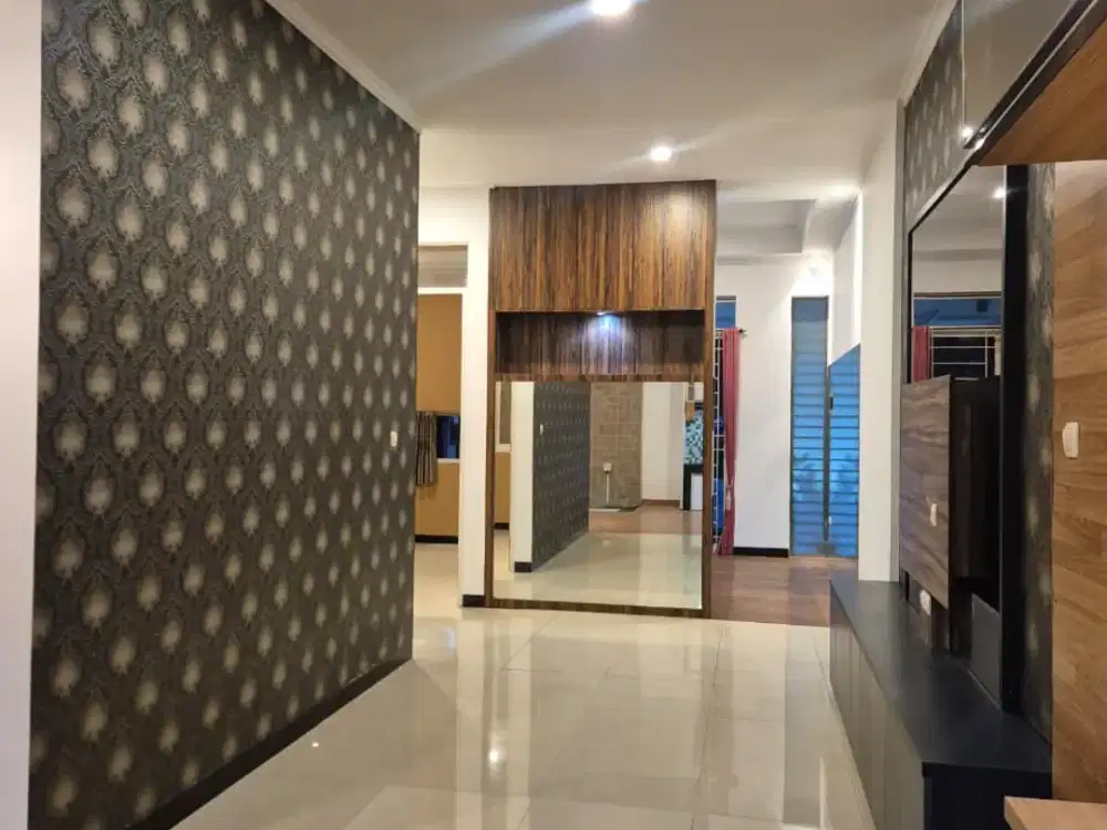 Rumah Siap Huni Semi Furnish di Taman Kopo Indah 5