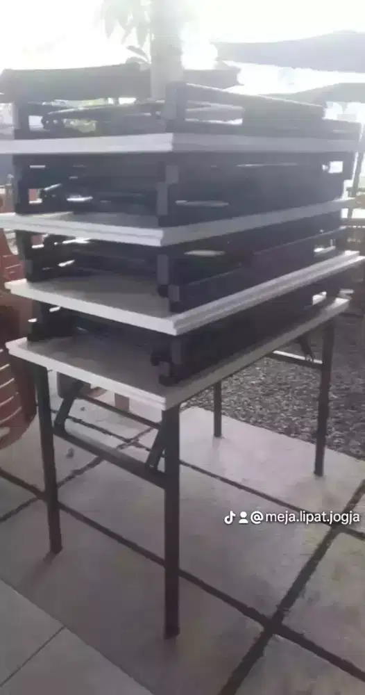 Meja lipat lapis hpl.
