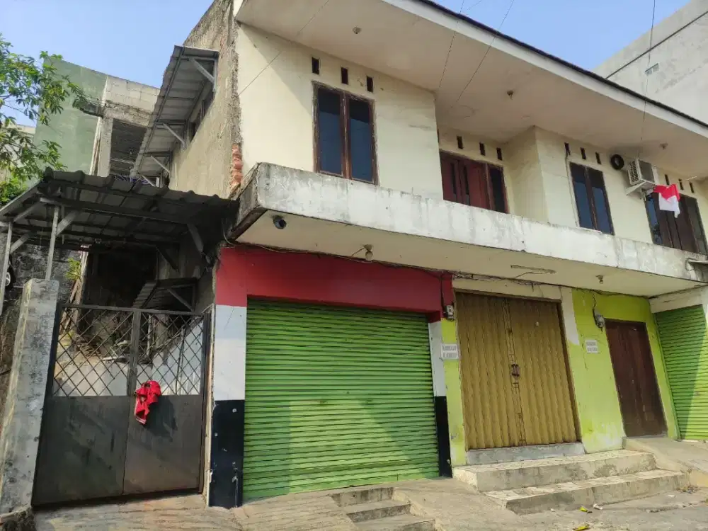 Rumah strategis, Cocok buat tinggal dan usaha