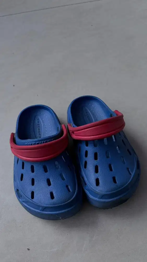Sendal anak send skechers anak