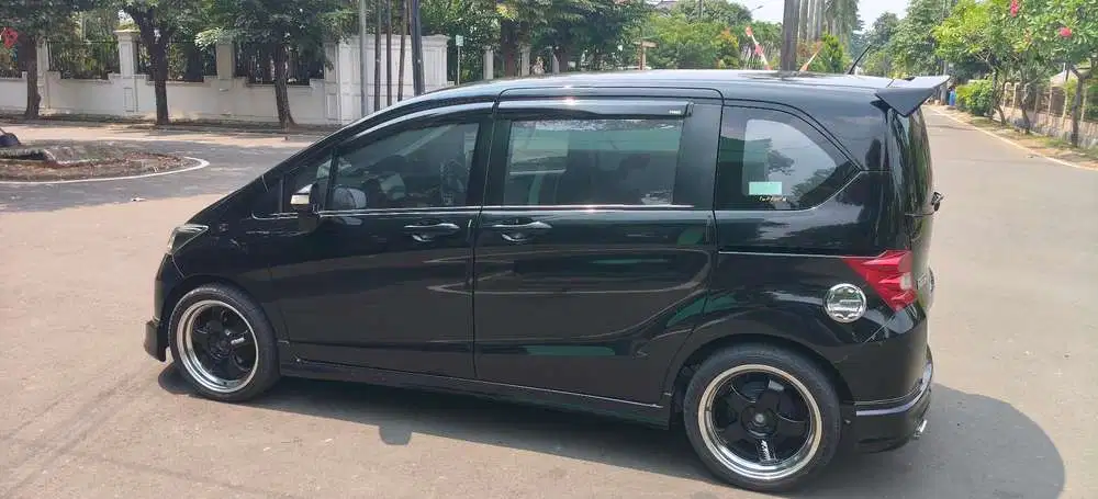 Honda Freed 2011 Bensin